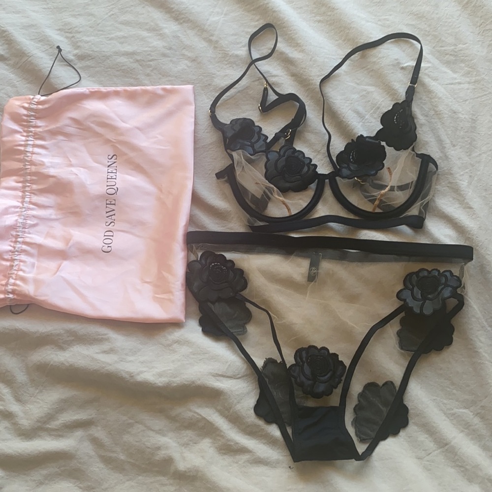 God Save Queens ‘Carra’ Set